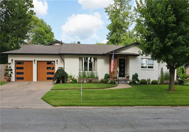 Homes for sale in Bentonville, AR | 404 Nw H St, Bentonville, AR 72712 | MLS# 1347914