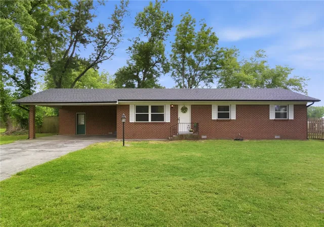 Homes for sale in Rogers, AR | 204 Kimberly Ln, Rogers, AR 72756 | MLS# 1347940