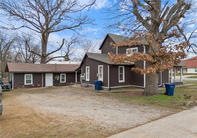 2nd image of 622 S Wright St, Siloam Springs, AR 72761 | MLS# 1347919