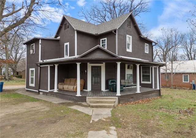1st image of 622 Wright St, Siloam Springs, AR 72761 | MLS# 1347934