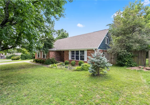 1st image of 1847 E Wheeler Ave, Fayetteville, AR 72703 | MLS# 1347993