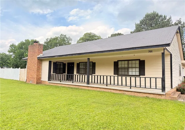 Homes for sale in Danville, AR | 701 10th St, Danville, AR 72833 | MLS# 1347986