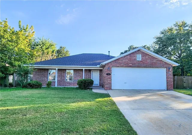 Photo 1 of Single family home for sale at 711 Applegate Ln, Lincoln, AR 72744 | MLS# 1348033 | Listing updated on 2026-05-20