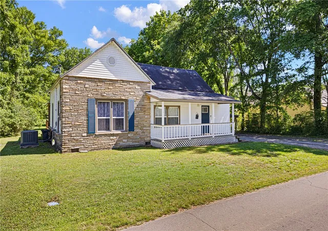 Homes for sale in Lamar, AR | 102 S Seminary St, Lamar, AR 72846 | MLS# 1348048