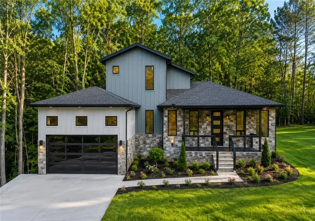 1st image of 2 Uist Cir, Bella Vista, AR 72715 | MLS# 1348025
