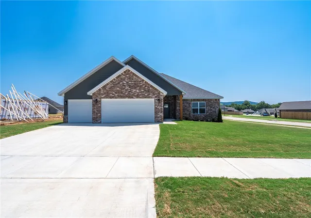 1st image of 110 N Bloodhound Ave, Farmington, AR 72730 | MLS# 1348015