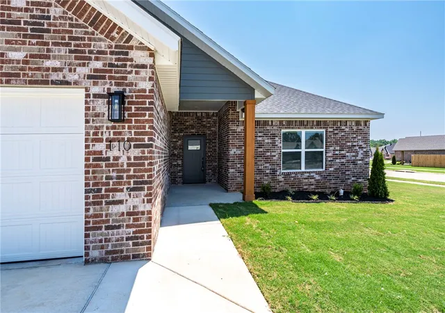 2nd image of 110 N Bloodhound Ave, Farmington, AR 72730 | MLS# 1348015