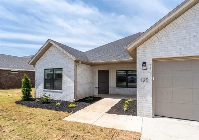 2nd image of 125 N Panther Ave, Farmington, AR 72730 | MLS# 1348074