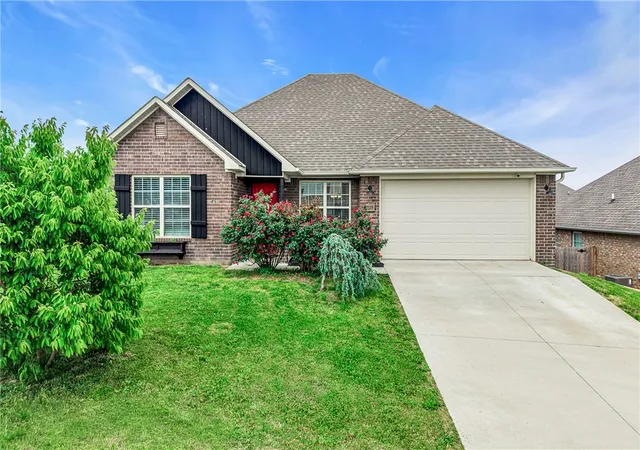 Homes for sale in Gentry, AR | 2125 Carlisle St, Gentry, AR 72734 | MLS# 1347938