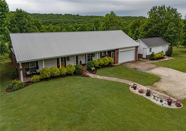 2nd image of 11579 Ranchwood Rd, Prairie Grove, AR 72753 | MLS# 1348069