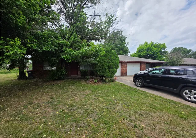 1st image of 600 Jill Cir #A & B, Springdale, AR 72762 | MLS# 1348155