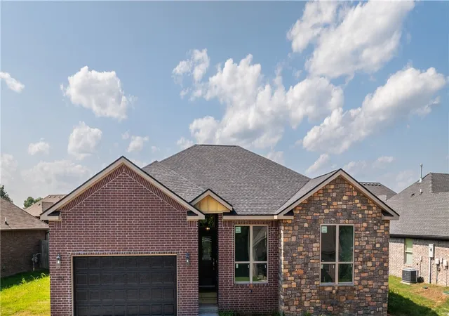 Homes for sale in Cave Springs, AR | 1013 Glass St, Cave Springs, AR 72718 | MLS# 1348140