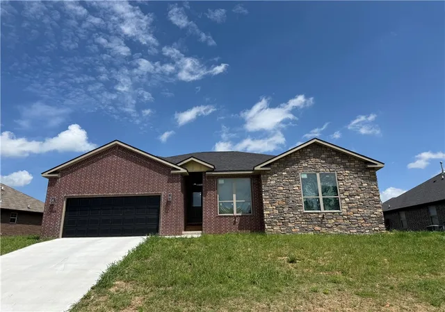 Homes for sale in Cave Springs, AR | 1013 Glass St, Cave Springs, AR 72718 | MLS# 1348140