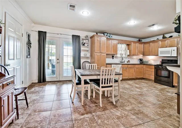 Photo 3 of Single family home for sale at 331 W Willow Ave, Farmington, AR 72730 | MLS# 1348040 | Listing updated on 2026-08-27