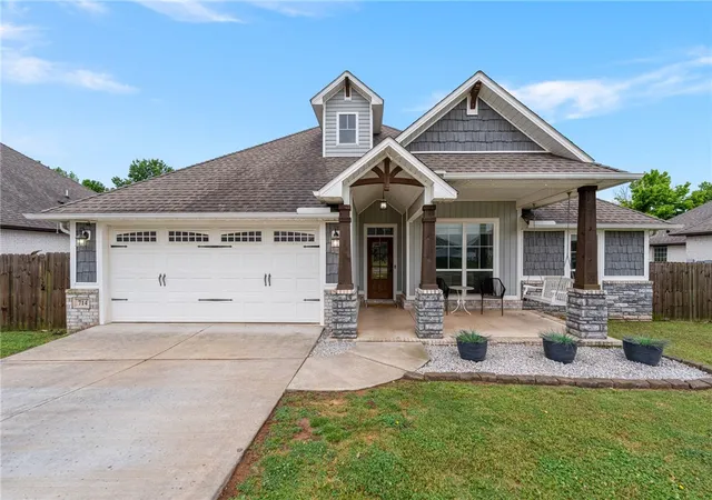 Homes for sale in Pea Ridge, AR | 714 Macdonald Dr, Pea Ridge, AR 72751 | MLS# 1348038
