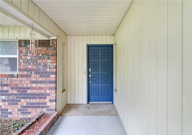 Photo 2 of Sale Pending at 1716 E Rolling Hills Dr, Fayetteville, AR 72703 | MLS# 1347991 | Listing updated on 2026-07-01