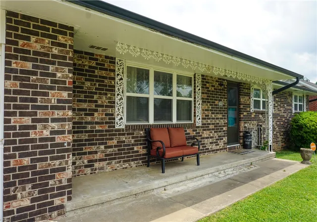 3rd image of 1909 S 11Th St, Rogers, AR 72758 | MLS# 1347894
