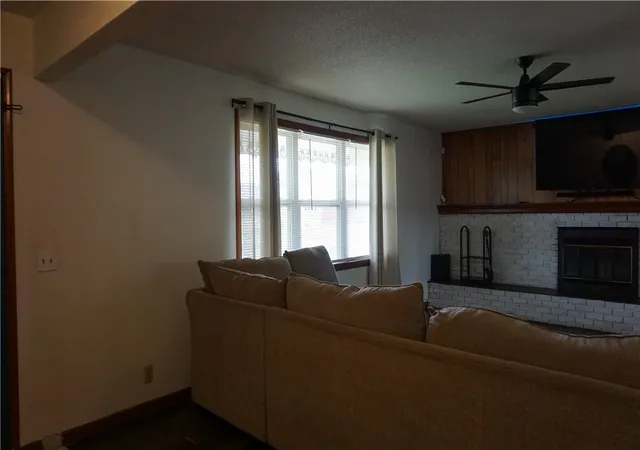 5th image of 1909 S 11Th St, Rogers, AR 72758 | MLS# 1347894