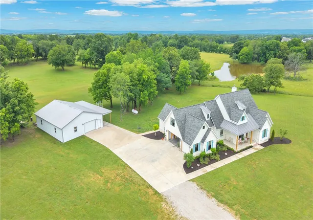 Homes for sale in Farmington, AR | 12643 Bethel Blacktop Rd, Farmington, AR 72730 | MLS# 1348077