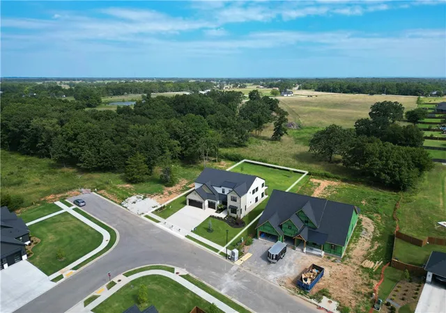 53rd image of 940 Gallatin St, Bentonville, AR 72712 | MLS# 1348187