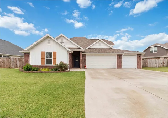2nd image of 642 Mary Katherine St, Prairie Grove, AR 72753 | MLS# 1348264