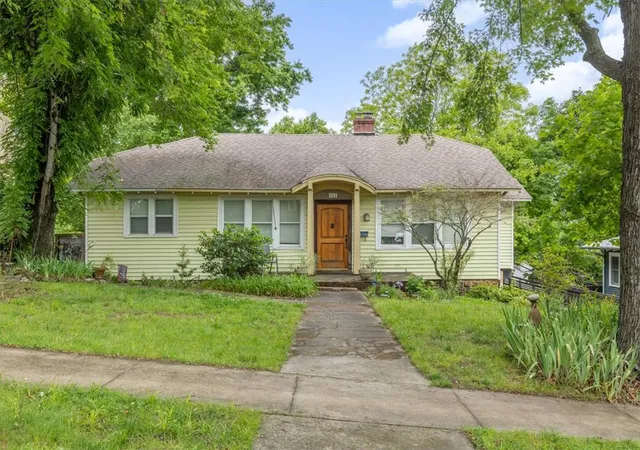 1st image of 511 N Forest Ave, Fayetteville, AR 72701 | MLS# 1345423