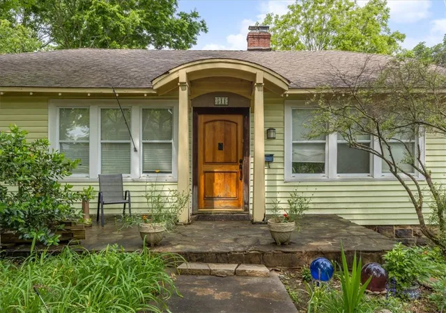 2nd image of 511 N Forest Ave, Fayetteville, AR 72701 | MLS# 1345423