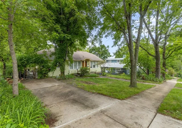 3rd image of 511 N Forest Ave, Fayetteville, AR 72701 | MLS# 1345423