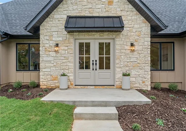 2nd image of 3 Aberdeen Dr, Bella Vista, AR 72715 | MLS# 1348302