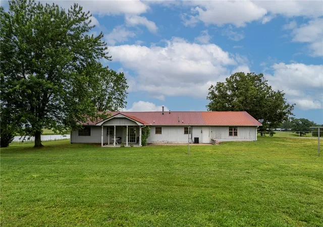 Photo 4 of House for sale at 568 S 10 Highway, Kansas, OK 74347 | MLS# 1348036 | Listing updated on 2026-05-26