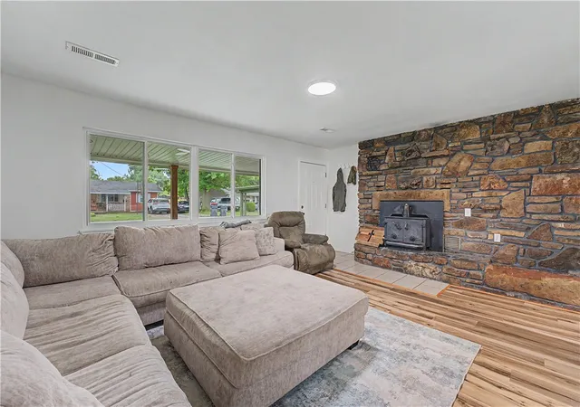 3rd image of 1020 Brogdon St, Springdale, AR 72764 | MLS# 1348160