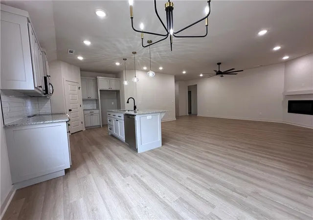 3rd image of 1728 Gerald Shay Rd, Gentry, AR 72734 | MLS# 1348251