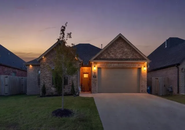 Homes for sale in Bentonville, AR | 7300 Sw Walnut Grove, Bentonville, AR 72713 | MLS# 1347903