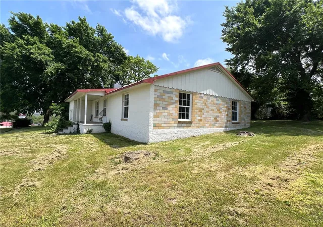 13th image of 724 E South Ave, Harrison, AR 72601 | MLS# 1348449