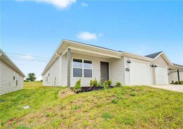 Homes for sale in Bentonville, AR | 6609 & 6611 Nw Altus St, Bentonville, AR 72713 | MLS# 1348395