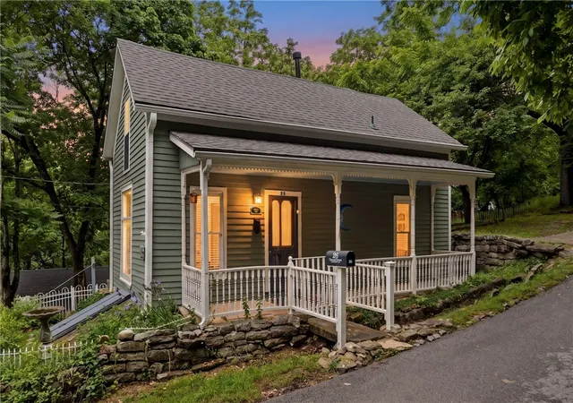1st image of 26 Council St, Eureka Springs, AR 72632 | MLS# 1348441
