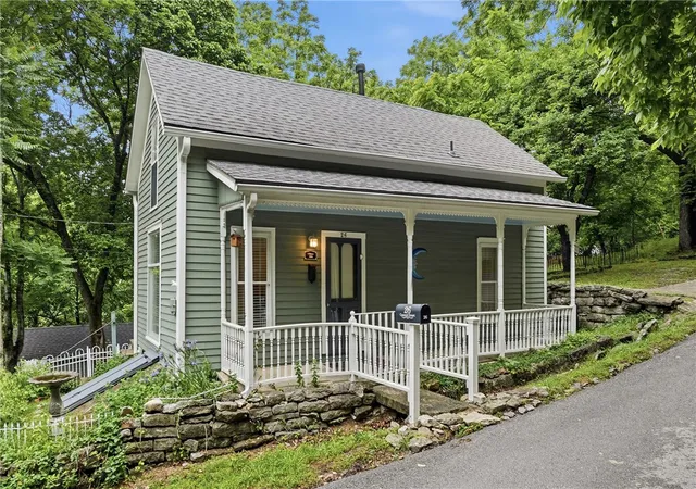 2nd image of 26 Council St, Eureka Springs, AR 72632 | MLS# 1348441