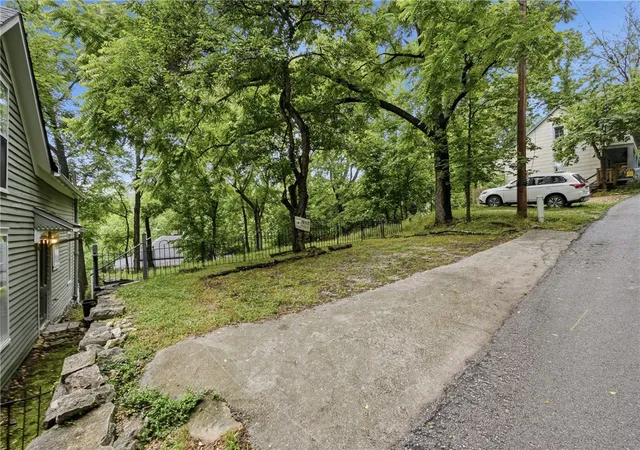 2nd image of Council St, Eureka Springs, AR 72632 | MLS# 1348478