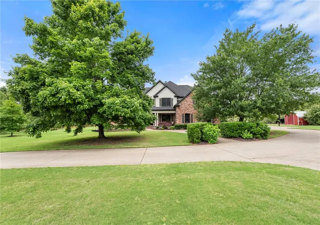 2nd image of 3072 E Hunters Ridge Rd, Springdale, AR 72764 | MLS# 1348497