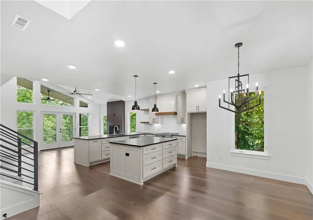 3rd image of 6 Bloxham Ln, Bella Vista, AR 72715 | MLS# 1348503