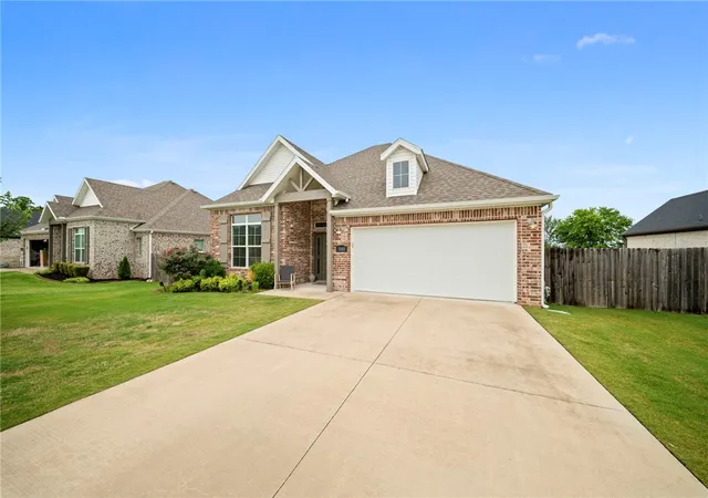 Homes for sale in Springdale, AR | 7648 Phoenix Ave, Springdale, AR 72762 | MLS# 1348170