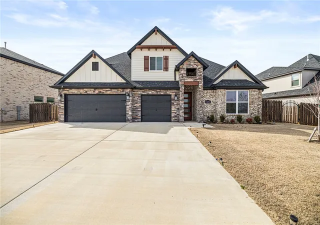 Homes for sale in Centerton, AR | 1211 Longbourn Dr, Centerton, AR 72719 | MLS# 1348533