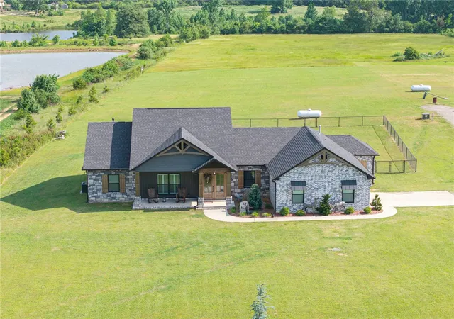 2nd image of 2215 Deepwood Dr, Alma, AR 72921 | MLS# 1348402
