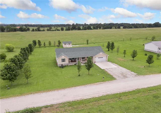 3rd image of 83 Old Carpenter Ln, Harrison, AR 72601 | MLS# 1348559
