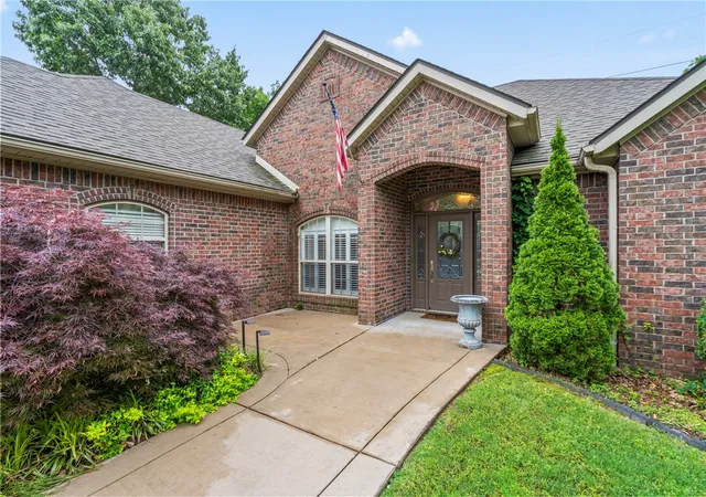 2nd image of 2908 Cortney Cir, Siloam Springs, AR 72761 | MLS# 1348567