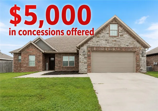 1st image of 201 Pin Oak St, Gentry, AR 72734 | MLS# 1348461
