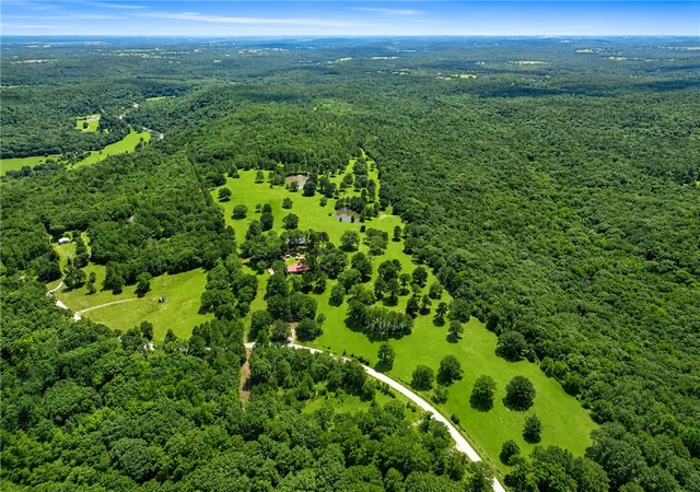 3rd image of 10351 Lancaster Rd, Rudy, AR 72952 | MLS# 1348348