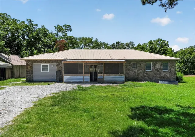 1st image of 13751 E Ventris Rd, Garfield, AR 72732 | MLS# 1348387