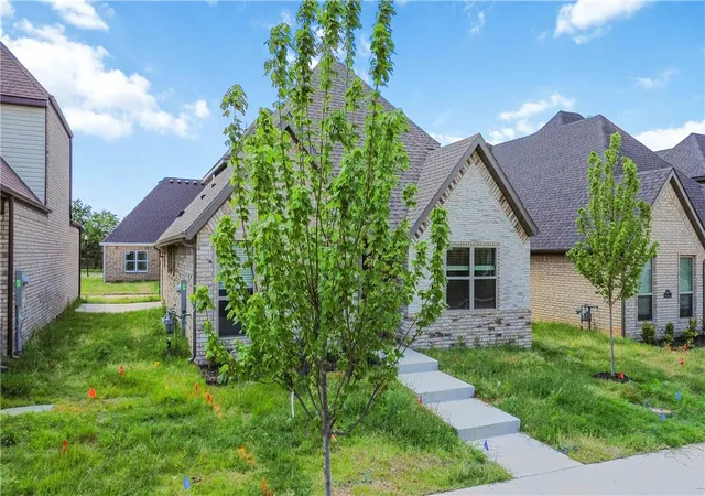 Homes for sale in Bentonville, AR | 3005 Sw Lovely Ln, Bentonville, AR 72713 | MLS# 1348579
