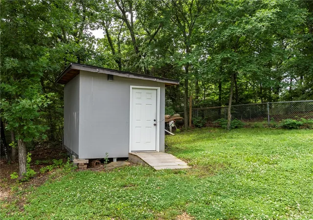 22nd image of 41 W Ozark Trl, Fayetteville, AR 72701 | MLS# 1348488